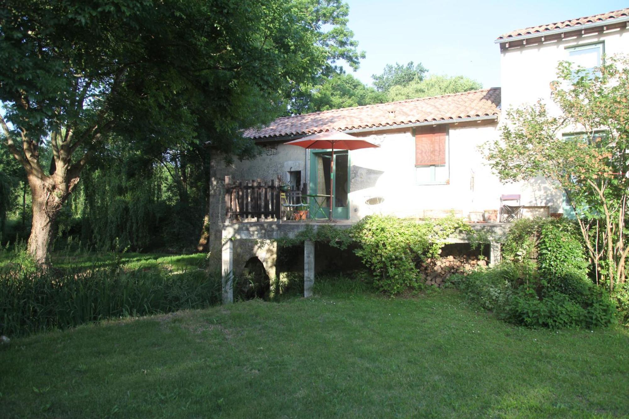 Ancien Moulin A Eau Sur La Seugne Apartment Mosnac  Luaran gambar