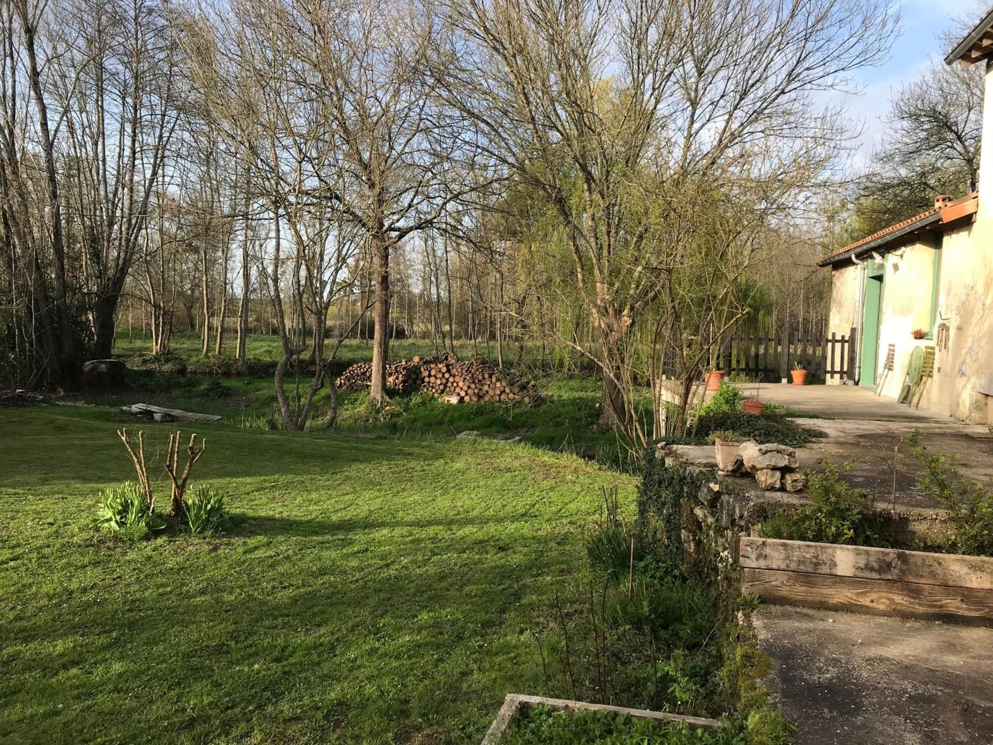 Ancien Moulin A Eau Sur La Seugne Apartment Mosnac  Luaran gambar